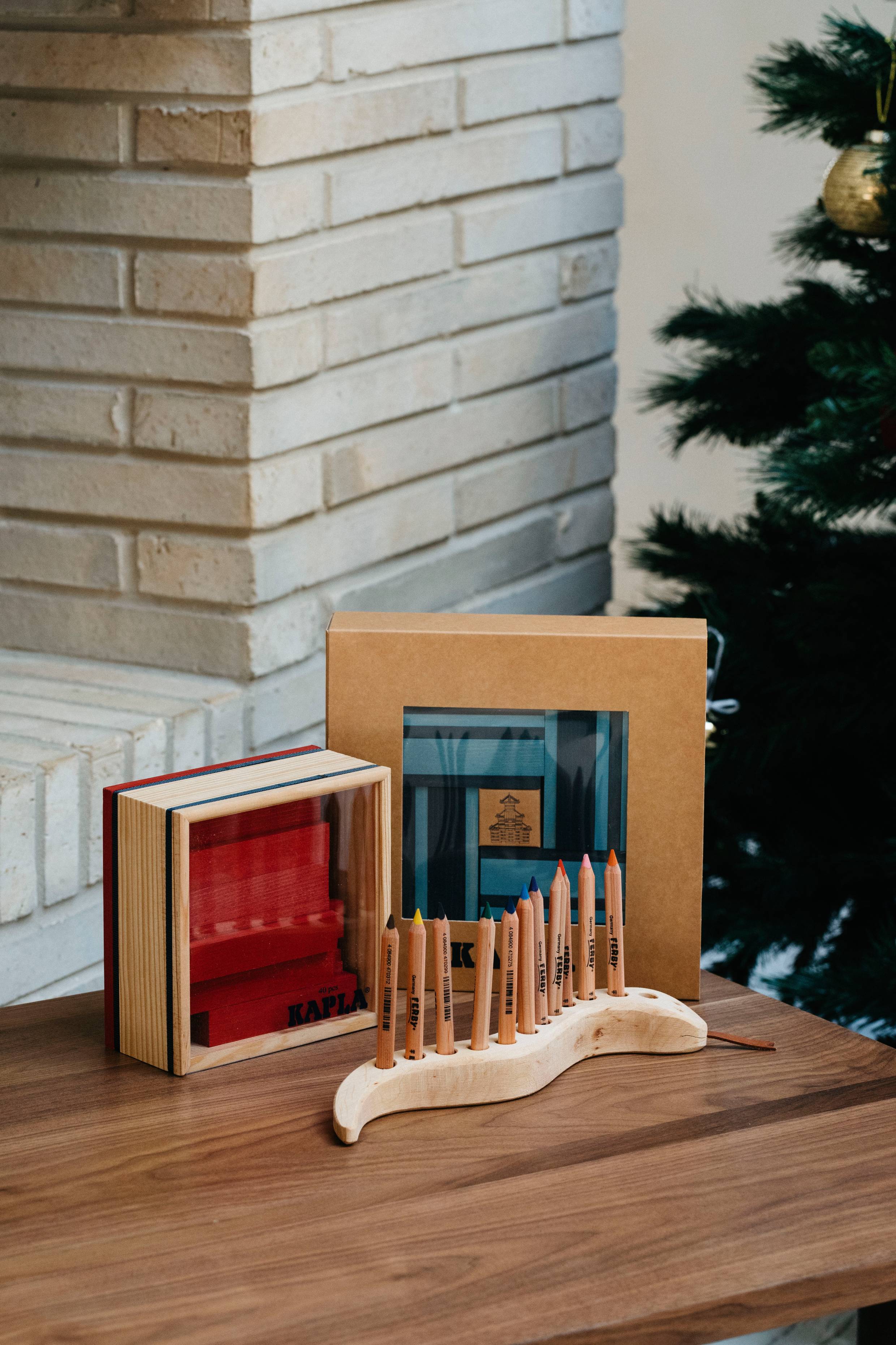 Drei Blatter Wooden Pencil Holder Snake, 12 Holes Sacred Bundle