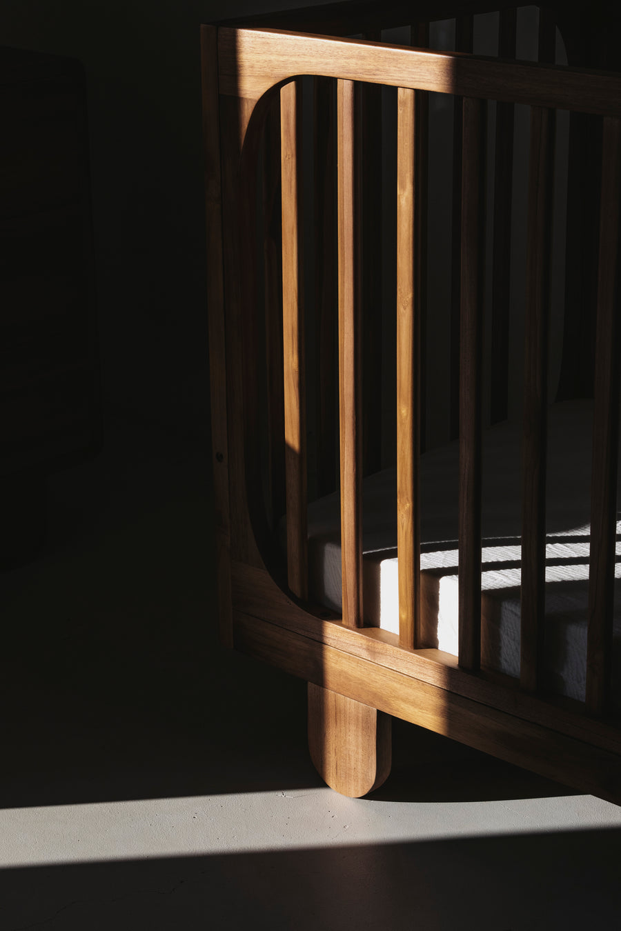 Hunter Teak Cot